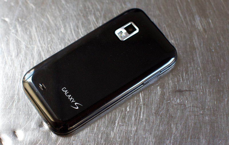 Illustration for article titled Samsung Fascinate Lightning Review: When Greedy Carriers Ruin Decent Phones